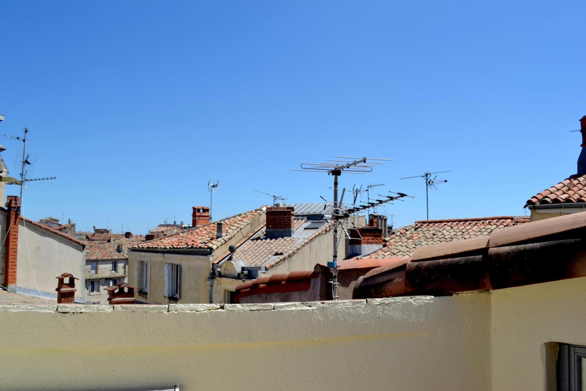 Joli Studio Avec Terrasse-Jardin Sur Les Toits, Coeur Historique Montpellier Bagian luar foto